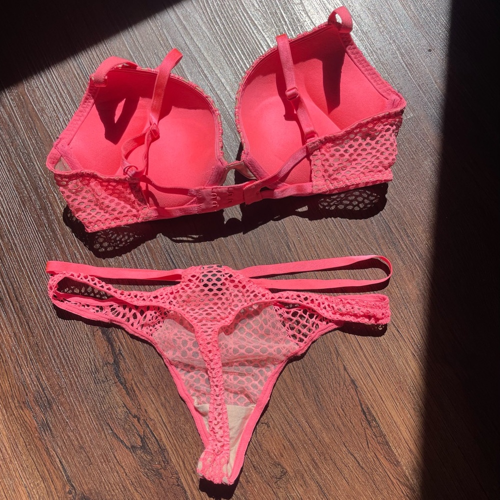 Victoria's Secret “Bombshell” Collection Bra and Thong Set - Picture 3 of 8